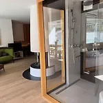 Sleek Mountain Escape, Light And Airy Daire Flims