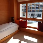 Daire Sleek Mountain Escape, Light And Airy
