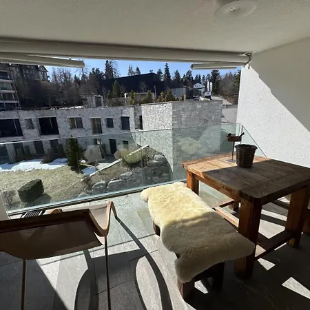Sleek Mountain Escape Light And Airy Flims