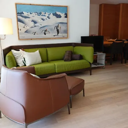 Sleek Mountain Escape Light And Airy Apartment *