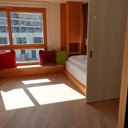 Sleek Mountain Escape, Light And Airy Appartamento