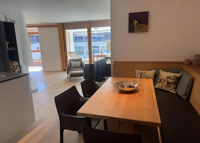 Daire Sleek Mountain Escape, Light And Airy Flims