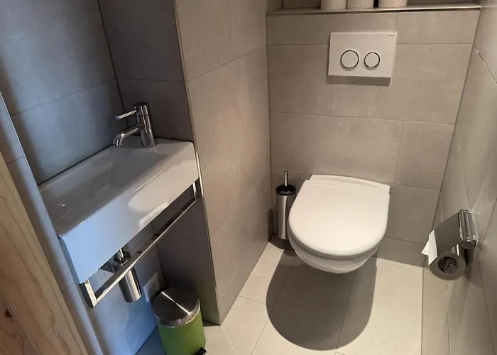 Daire Sleek Mountain Escape, Light And Airy Flims