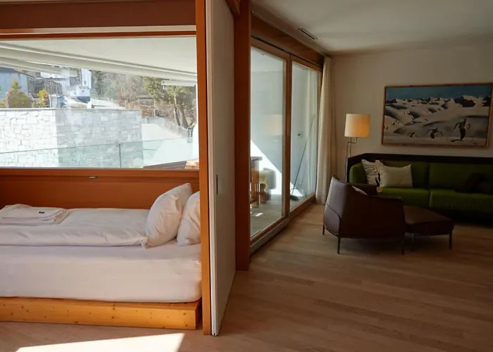 Sleek Mountain Escape, Light And Airy Daire *