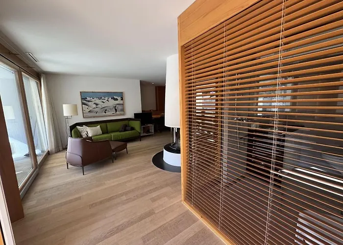 Daire Sleek Mountain Escape, Light And Airy Flims