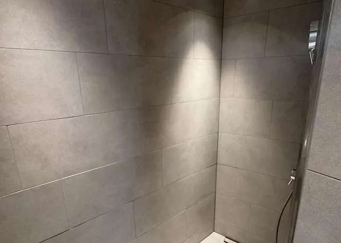 Daire Sleek Mountain Escape, Light And Airy Flims