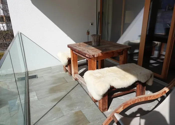 Sleek Mountain Escape, Light And Airy Daire *