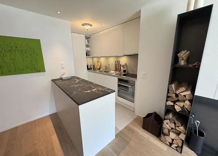 Daire Sleek Mountain Escape, Light And Airy Flims