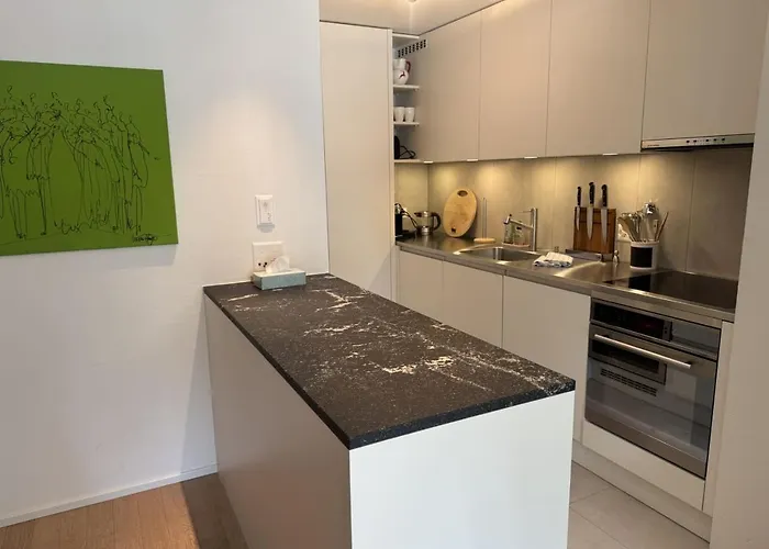 Sleek Mountain Escape, Light And Airy Flims