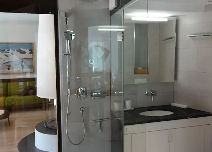 Daire Sleek Mountain Escape, Light And Airy *