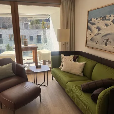 Appartement Sleek Mountain Escape Light And Airy